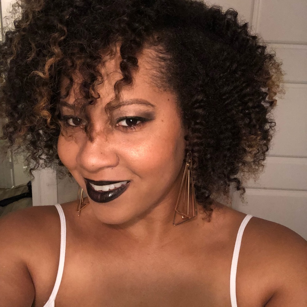 Meet your Posher, Danielle